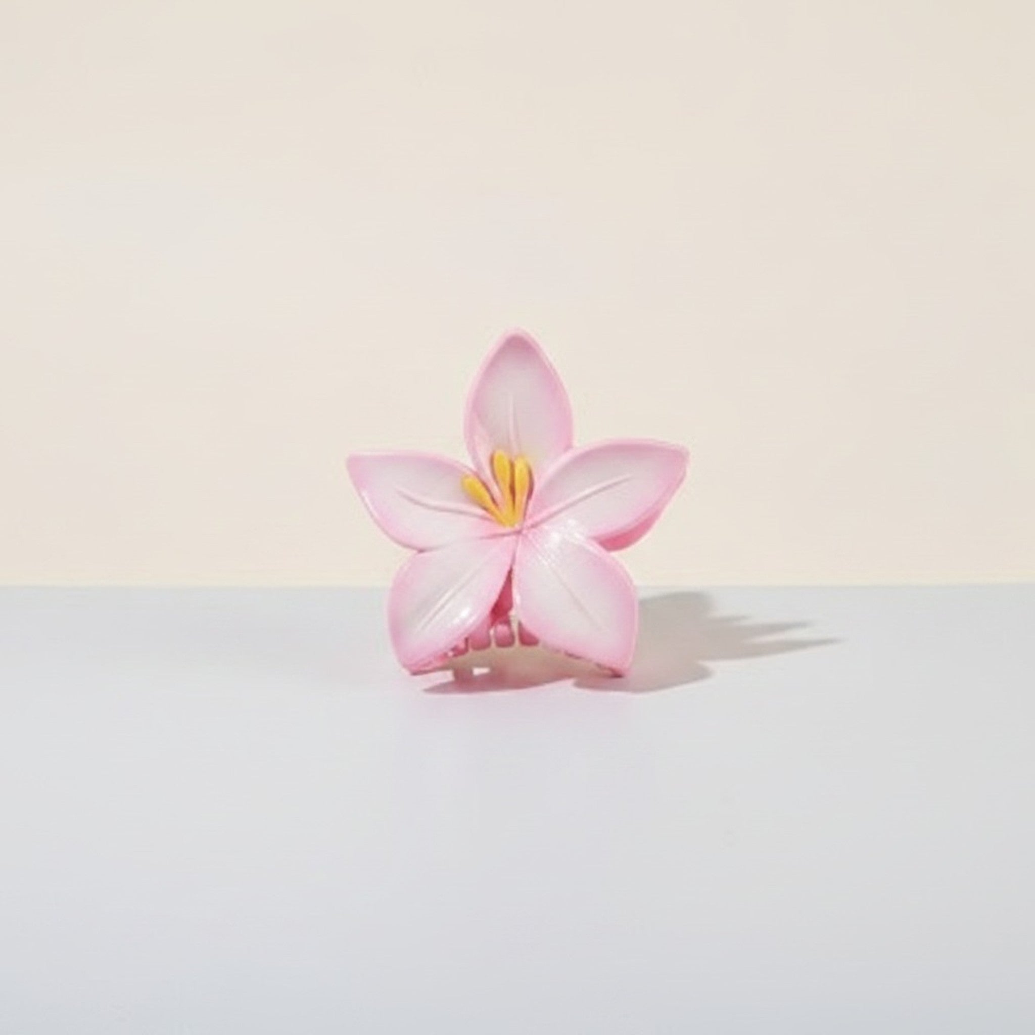 Stylish Flower Blossom Hair Claw Clip – hair accessories (view 1)