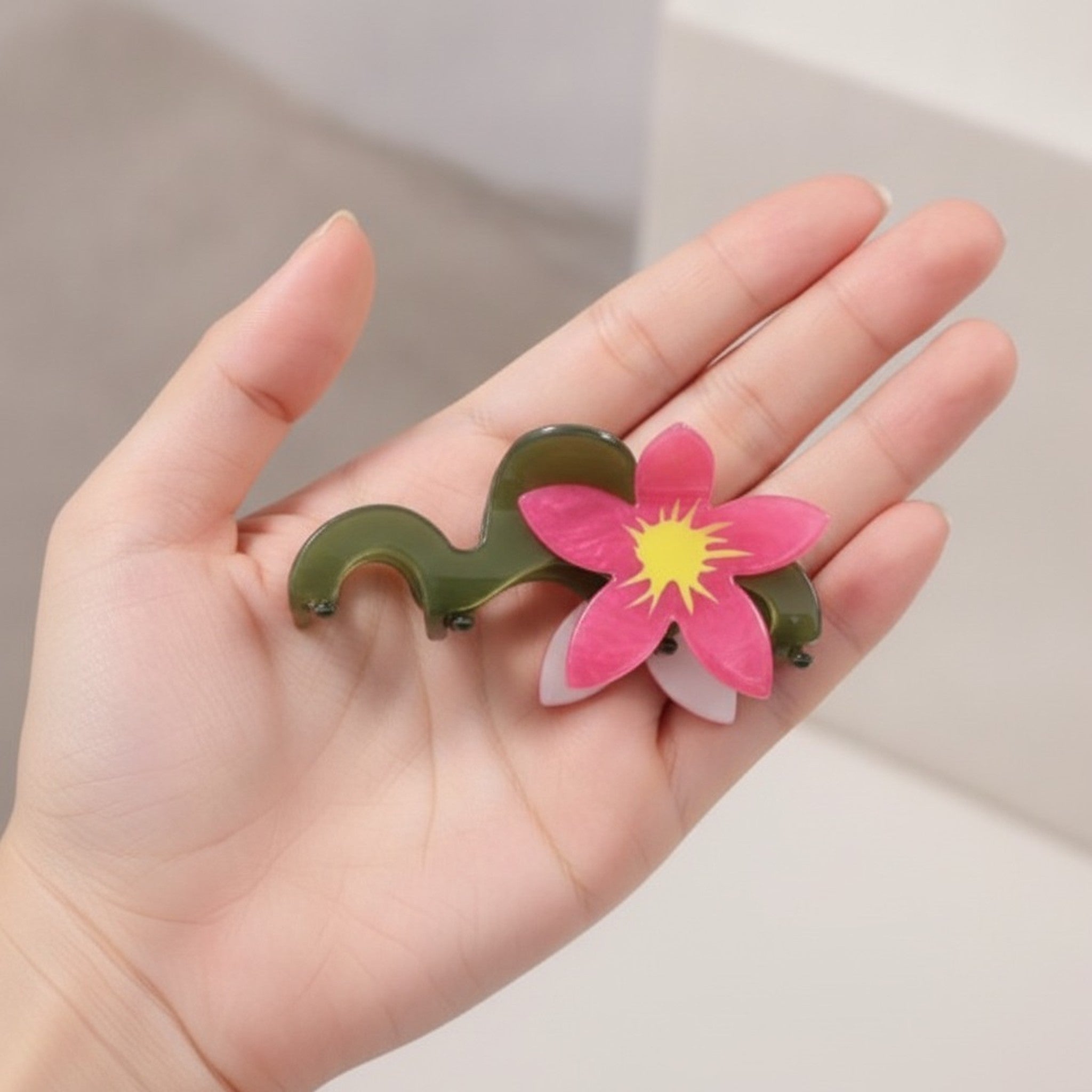 Acrylic Flower Hair Claw Clip – hair accessories (view 6)