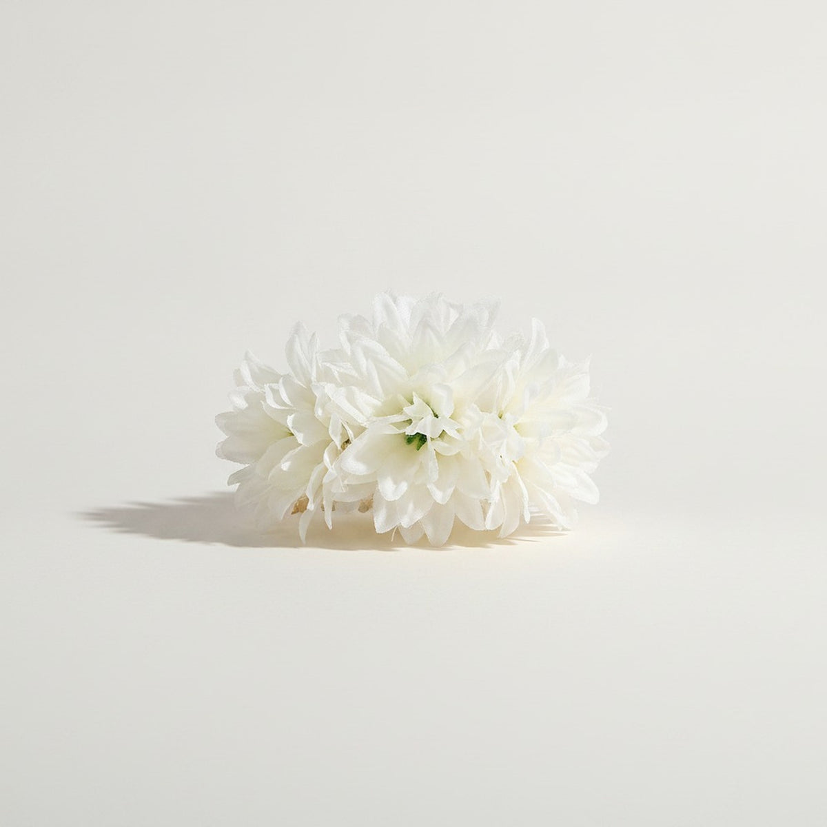 Elegant Floral Hair Claw Clip – hair accessories (view 3)