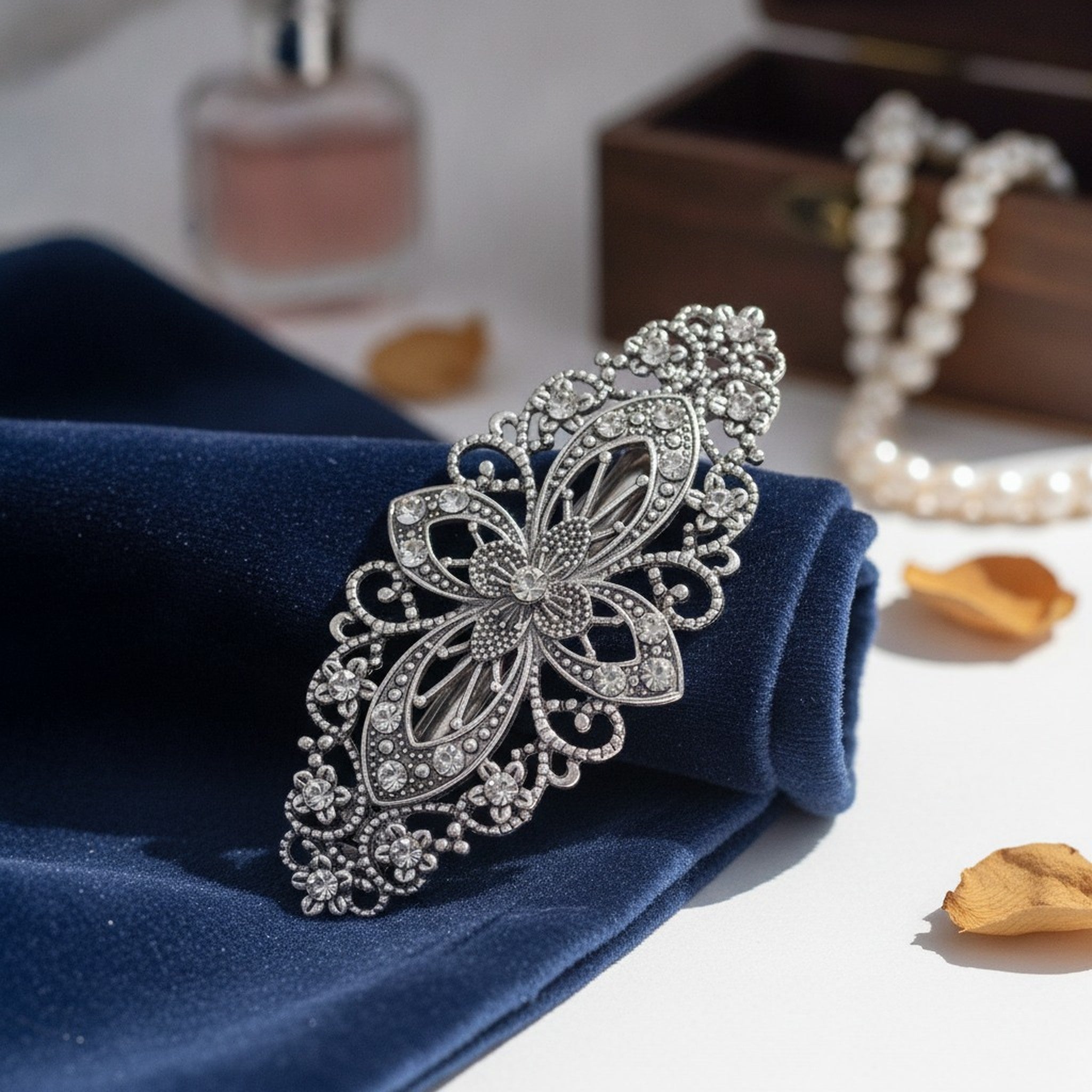 Elegant Ornate Rhinestone Hair Clip Barrette – hair accessories (view 3)