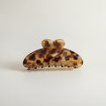 Tortoise Shell Heart Design Hair Claw Clip – hair accessories (view 1)