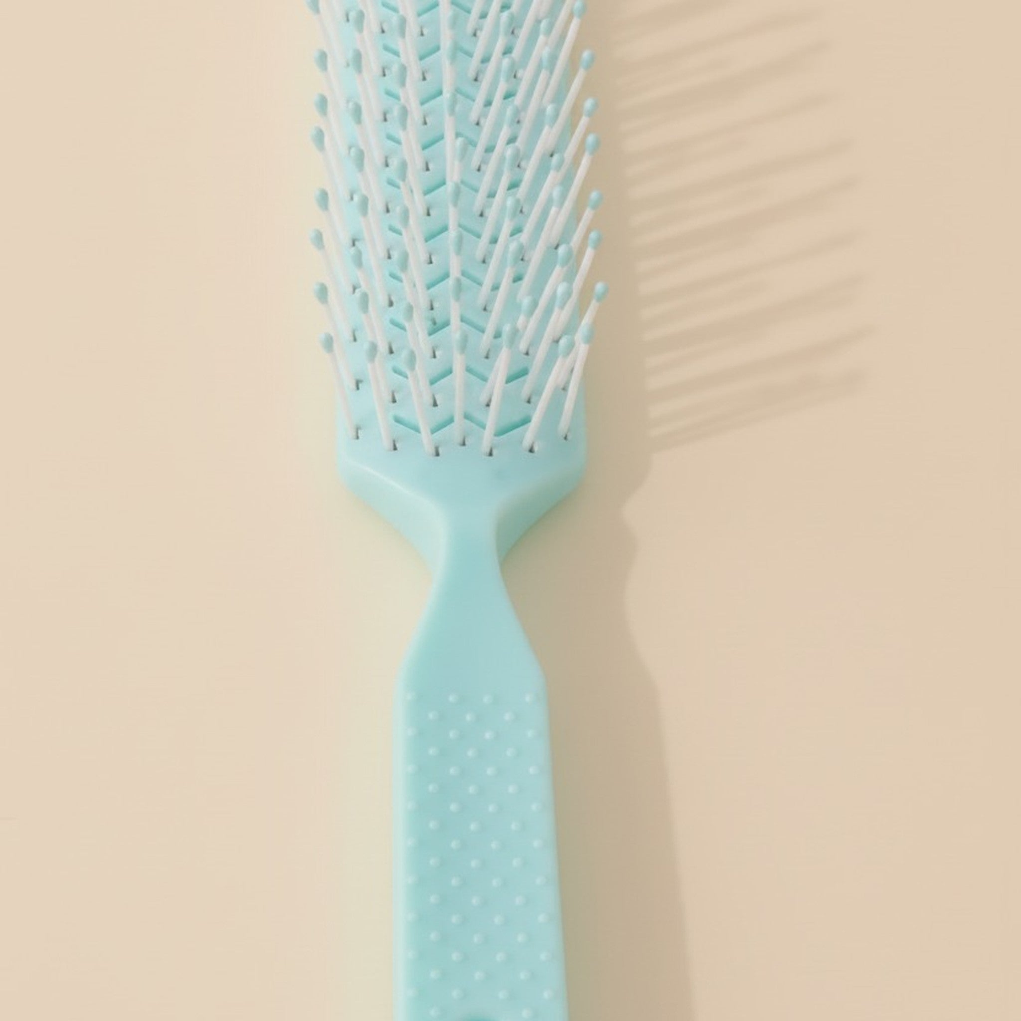 Curved Vent Hair Detangling Brush – Korean beauty tool (view 1)