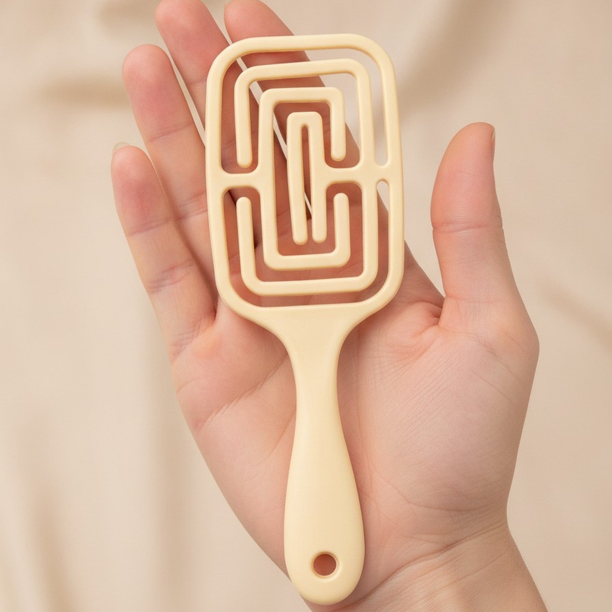 Ventilated Maze Pattern Detangling Hairbrush – Korean beauty tool (view 3)