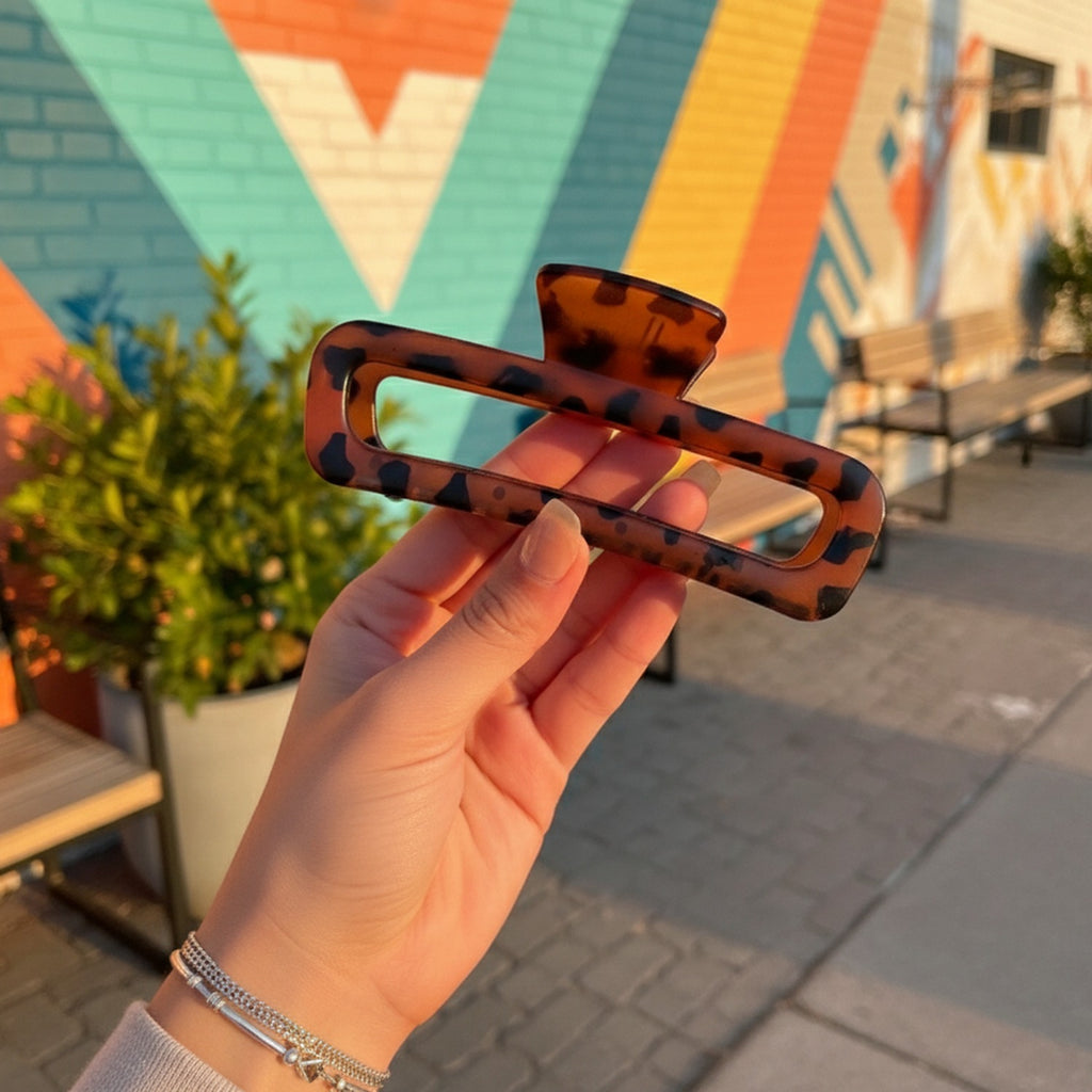 Tortoiseshell Rectangular Hair Claw Clip - Tortoiseshell Rectangle Claw Clip – hair accessories (view 3)