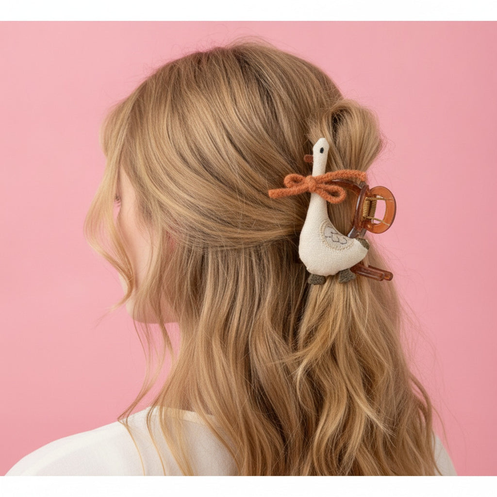 Cream Knit Goose Hair Claw With Rope Detail – hair accessories (view 3)