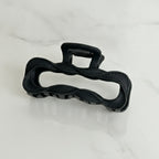 Wavy Claw Hair Clip with Textured Grip - Black 9.7cm