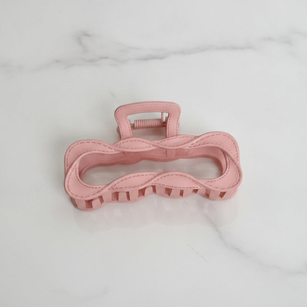 Wavy Claw Hair Clip with Textured Grip - Pink 9.7cm