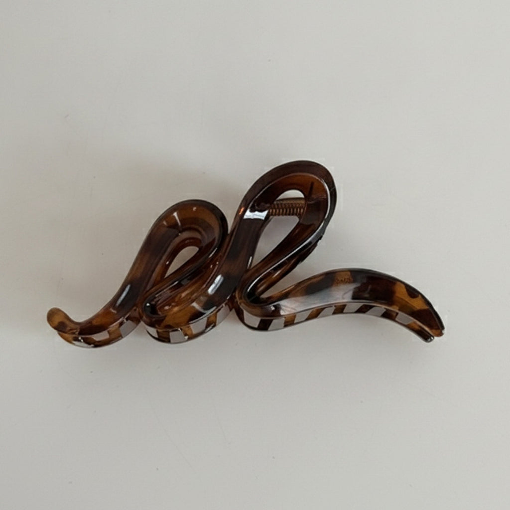 Tortoiseshell Brown Hair Claw Clip – hair accessories (view 1)