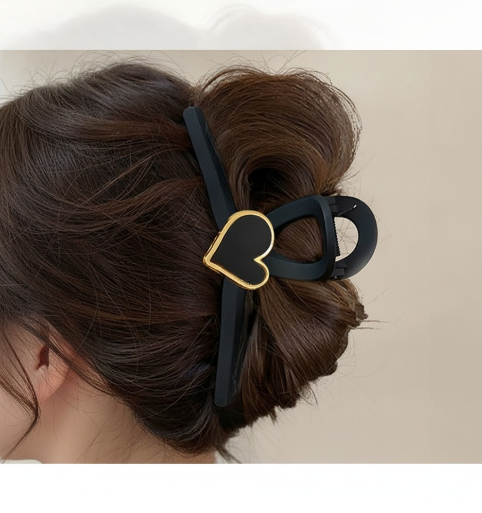 Black Heart Charm Hair Claw Clip – hair accessories (view 3)