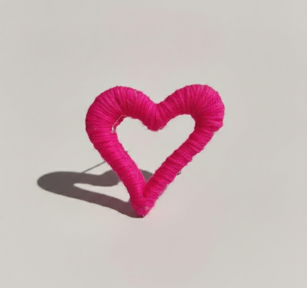 Textured Heart Hair Claw - Magenta – hair accessories (view 1)