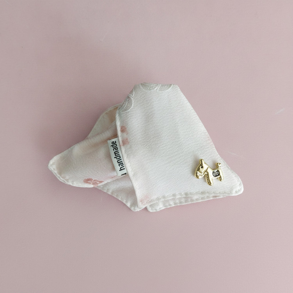 Cream Textured Hair Claw With Gold Charms – hair accessories (view 2)