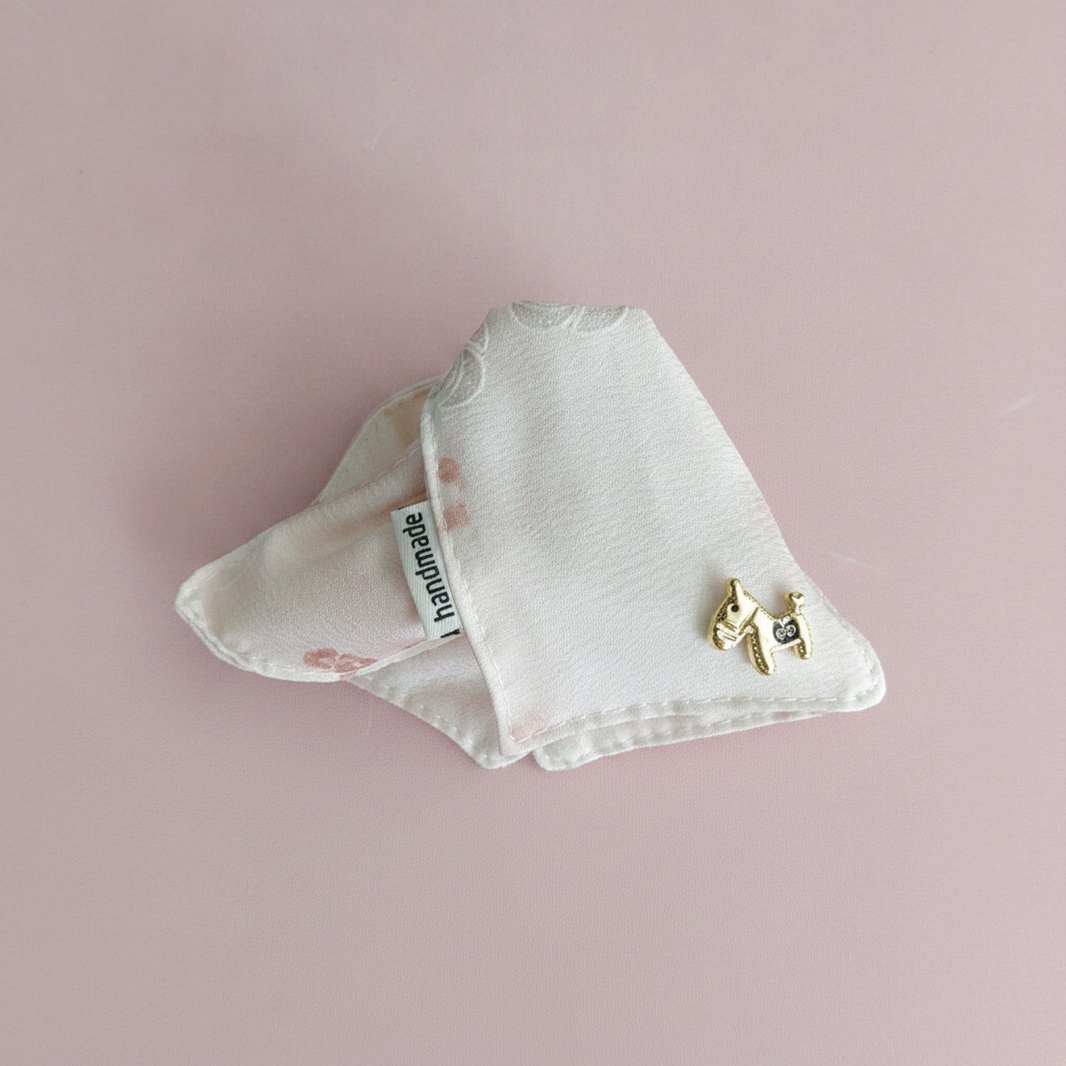 Cream Textured Hair Claw With Gold Charms