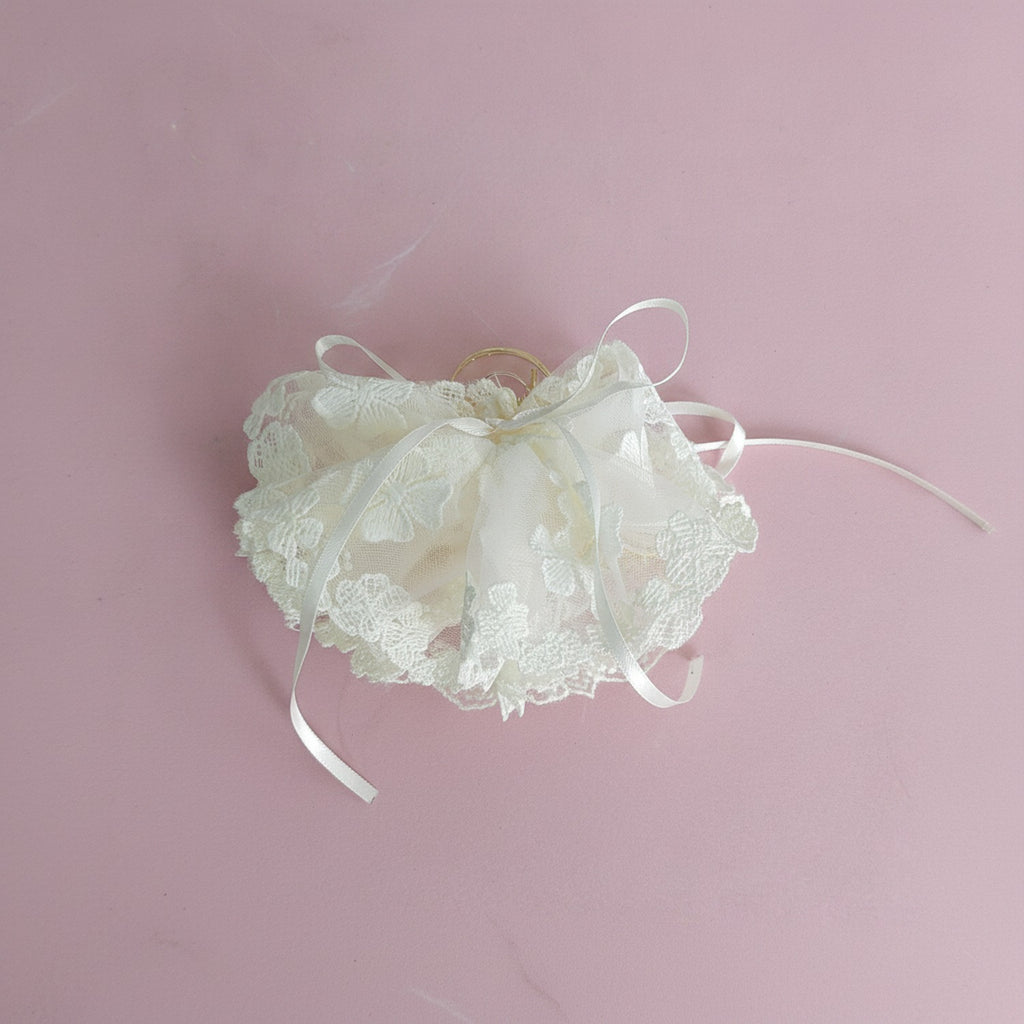Lace Floral Hair Claw Clip Ivory – hair accessories (view 2)