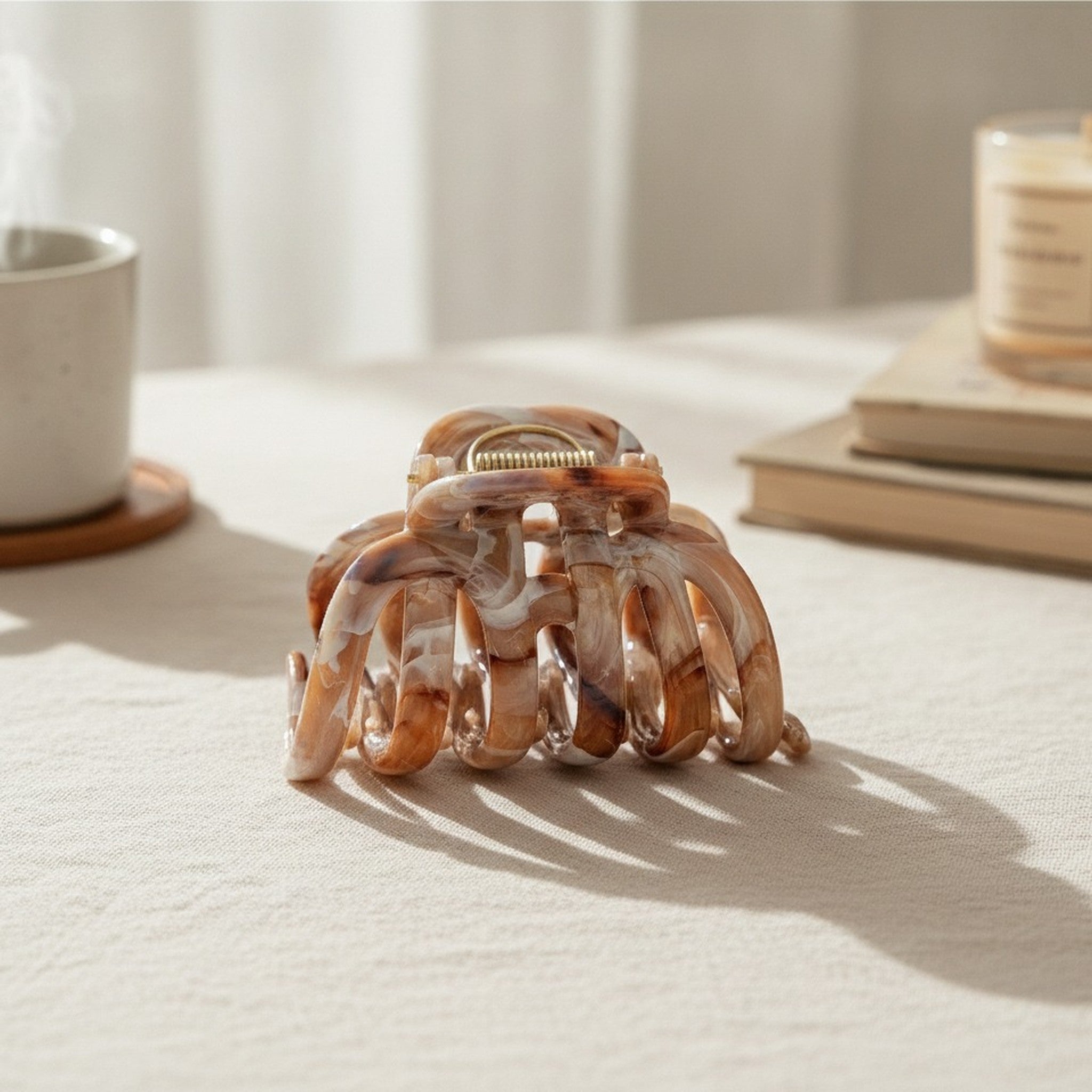Marbled Acrylic Hair Claw Clip – hair accessories (view 3)