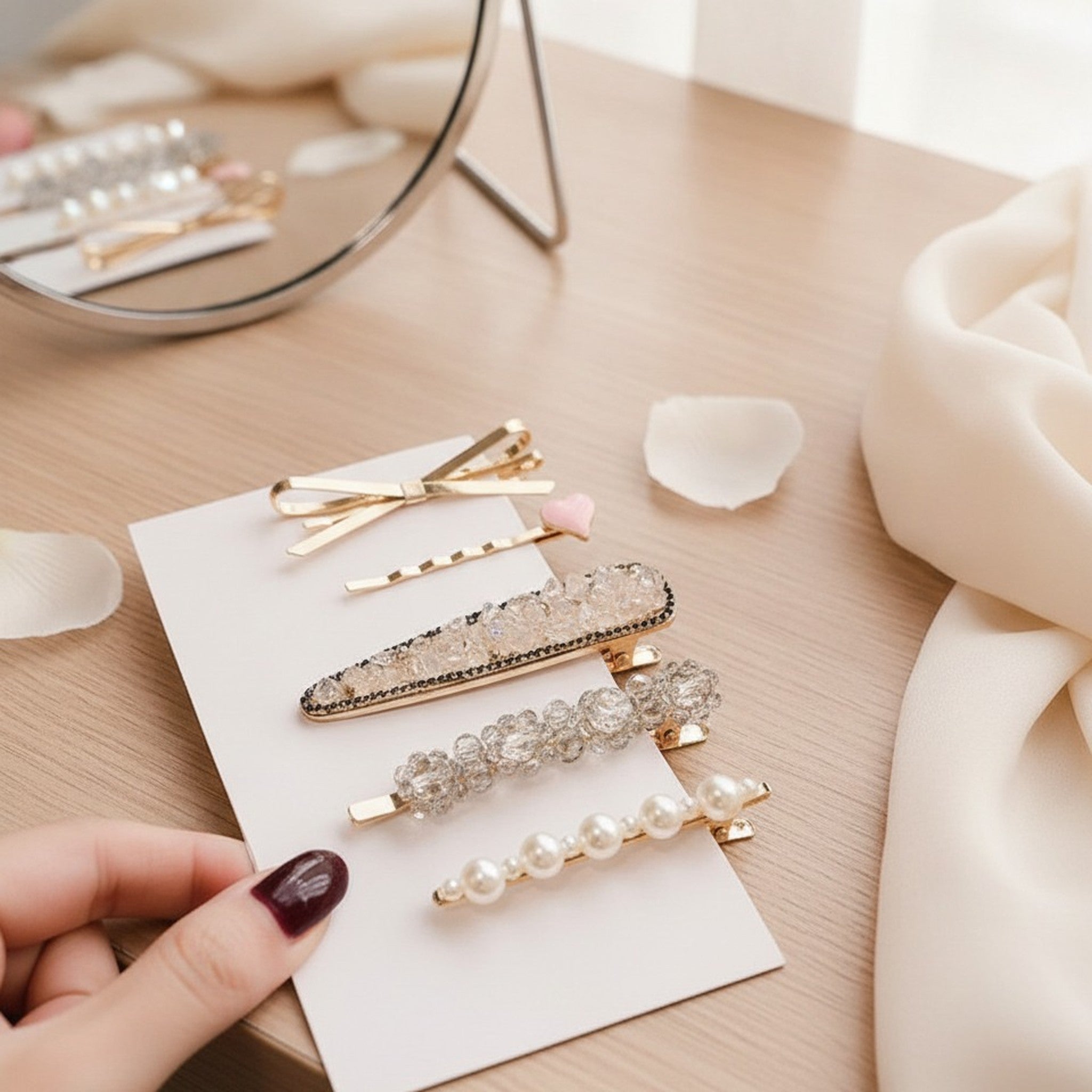 Elegant Decorative Hair Clip Set – hair accessories (view 9)
