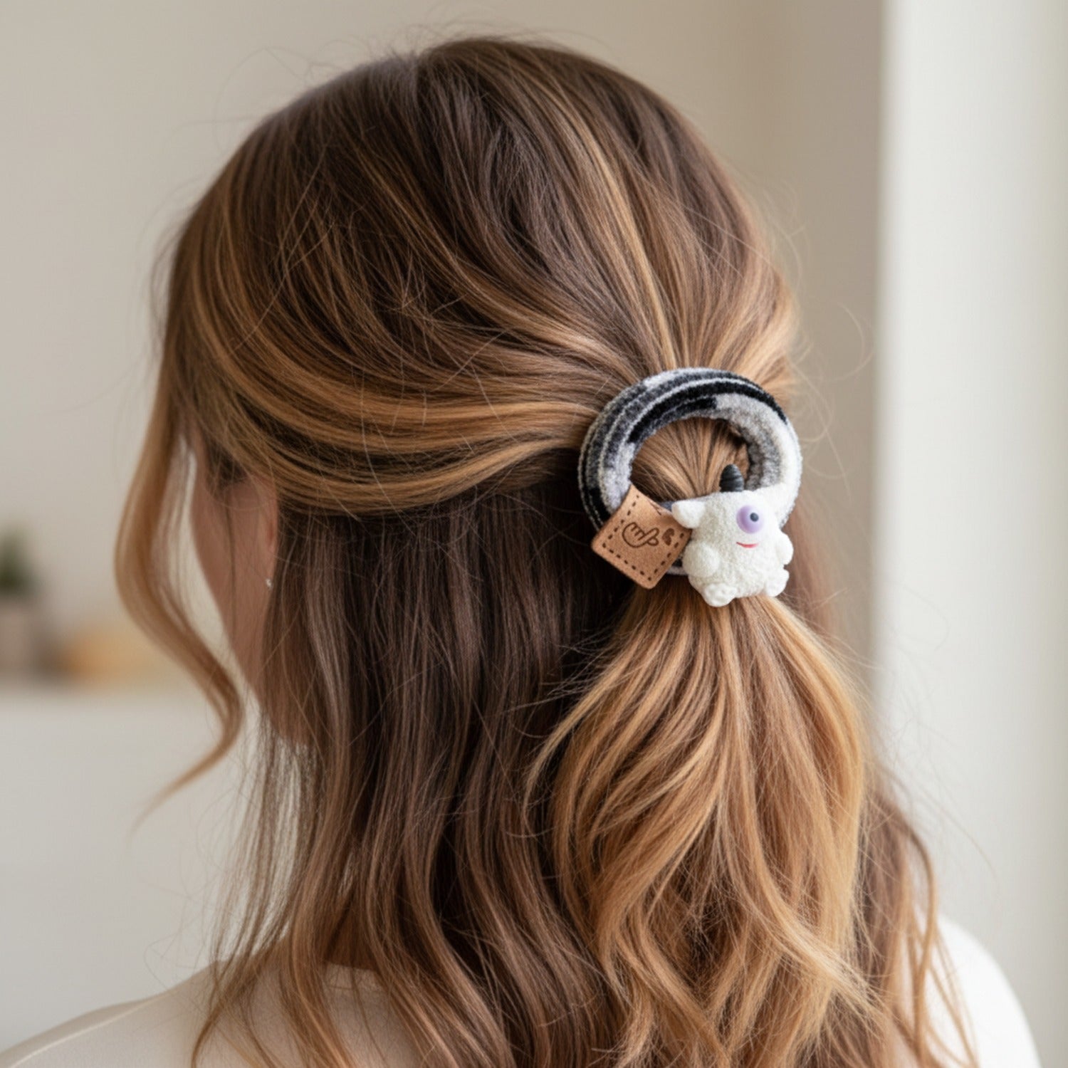 Chunky Knit Scrunchie With Cream Sheep Charm