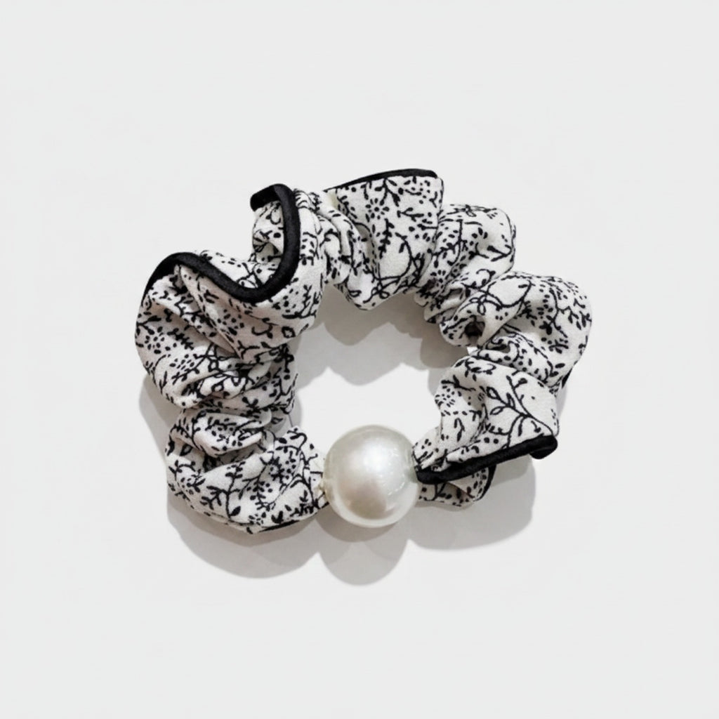 Pearl Floral Scrunchie Black White Pattern
