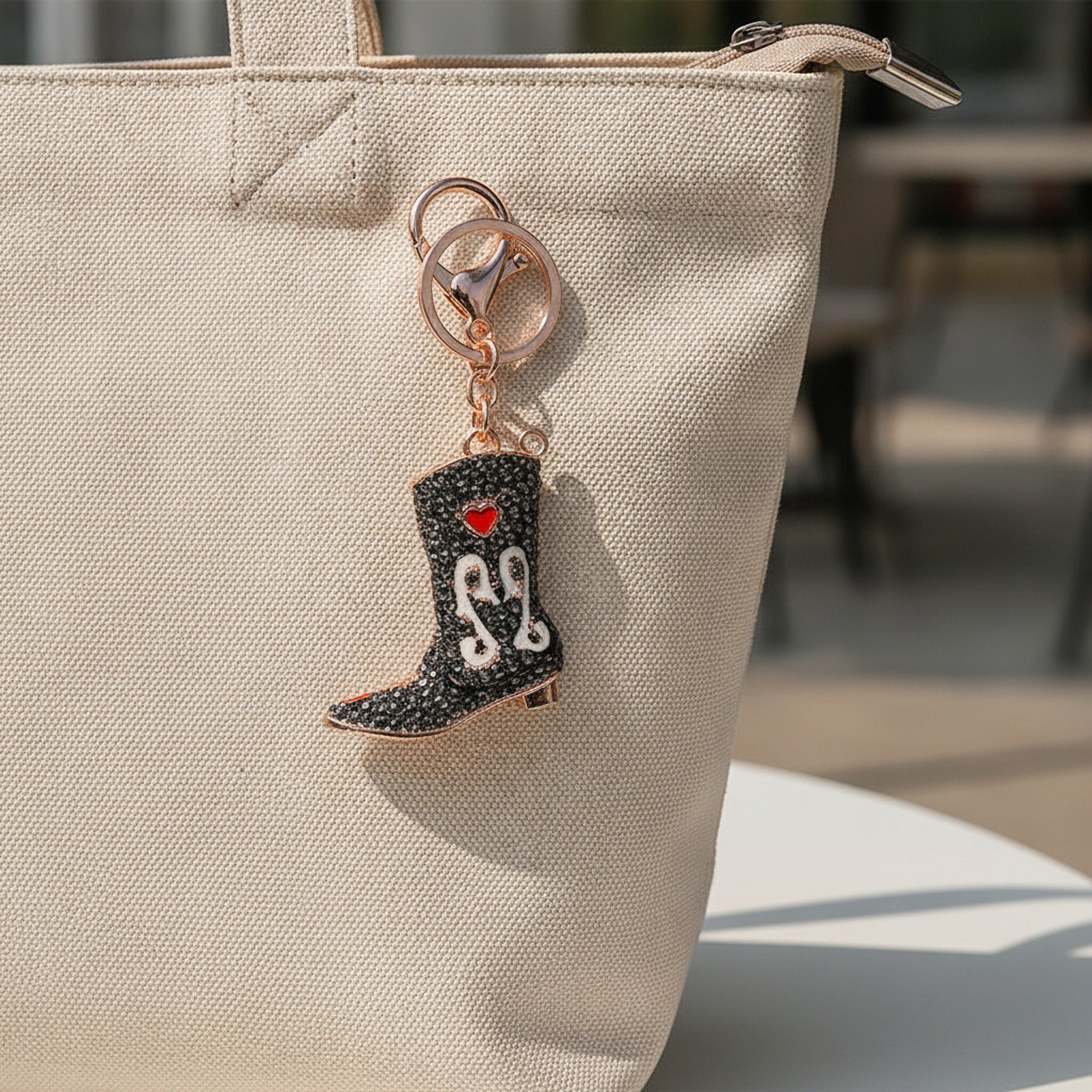 Diamond-encrusted high boot metal keychain - Black – novelty & toys (view 3)