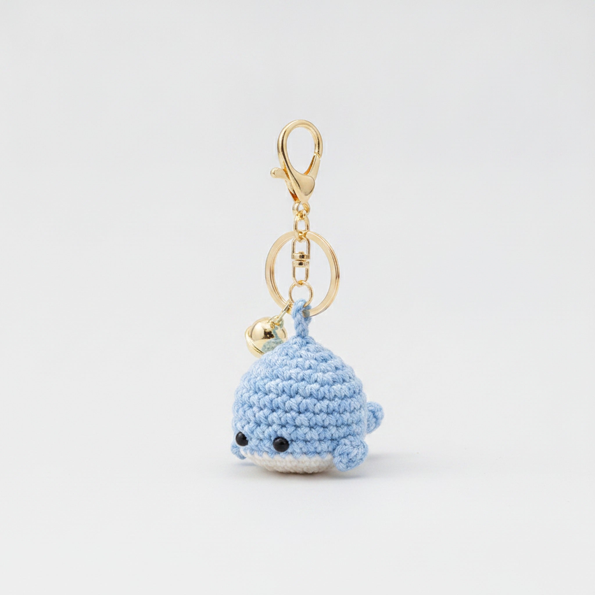 Crocheted whale keychain - Blue – novelty & toys (view 1)