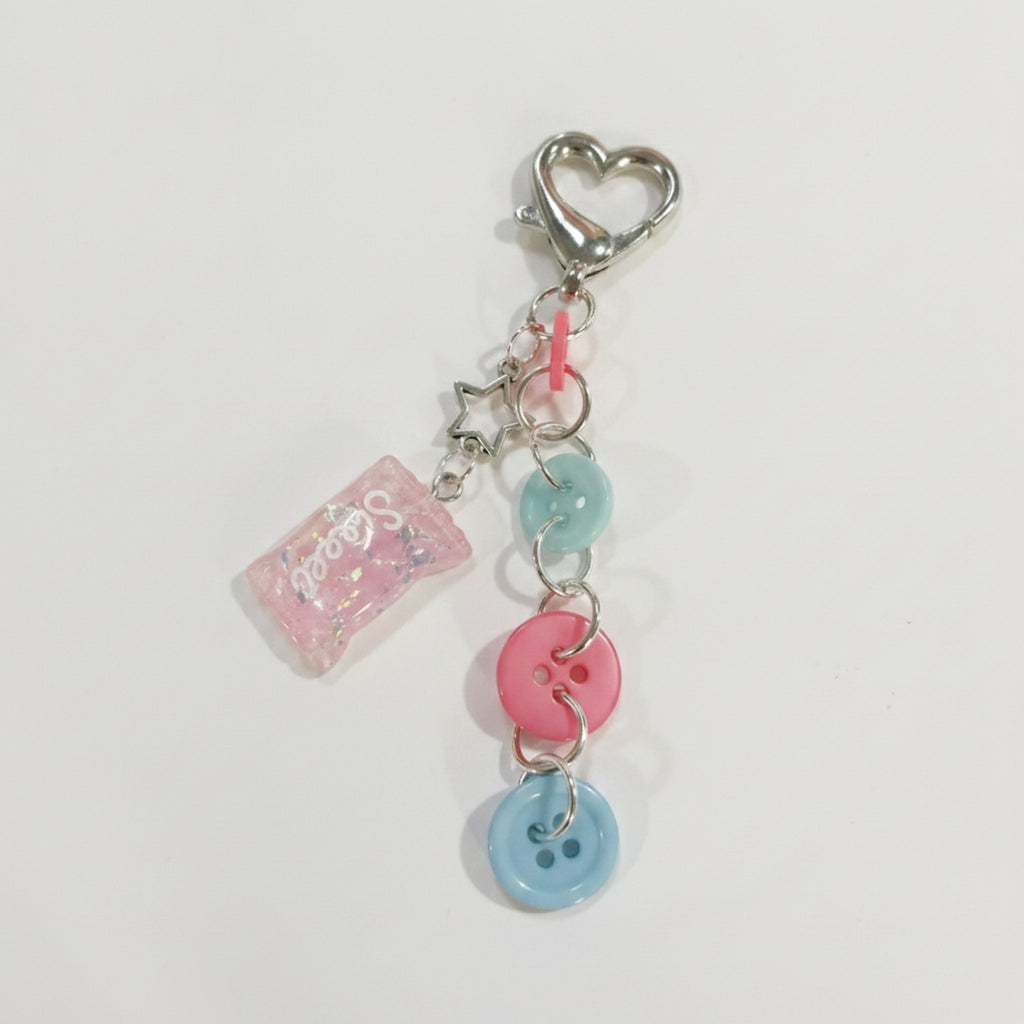 Pastel Button Charm Heart Keyring – novelty & toys (view 1)