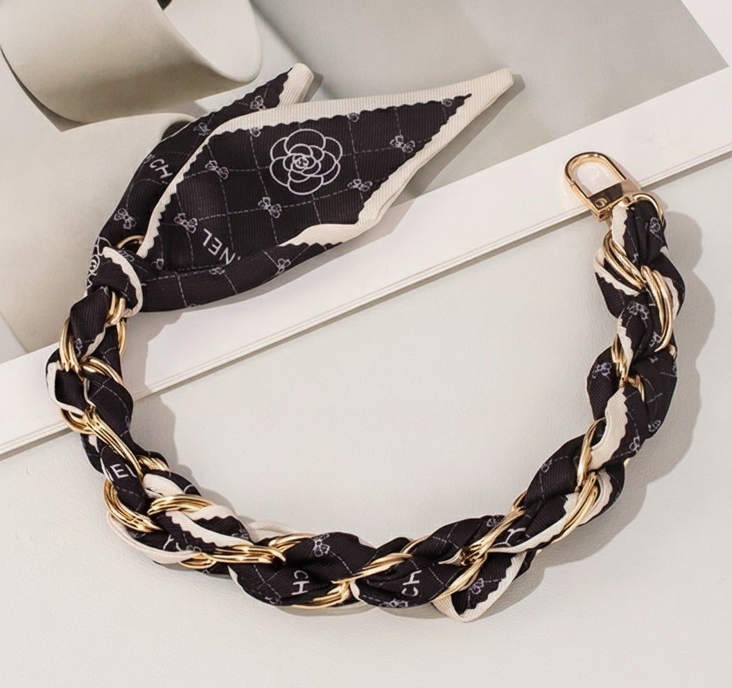 Chain Link Bracelet With Rose Charms - Black 30cm (32cm) + Clear Clip