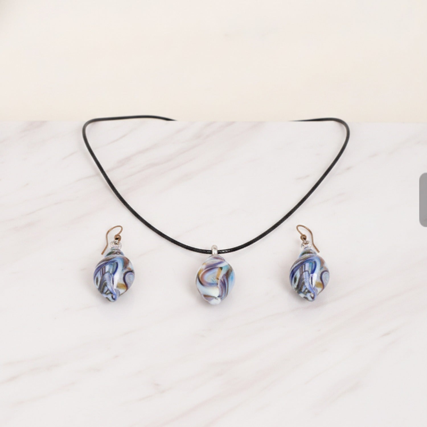 Iridescent Shell Pearl Earring & Necklace Set