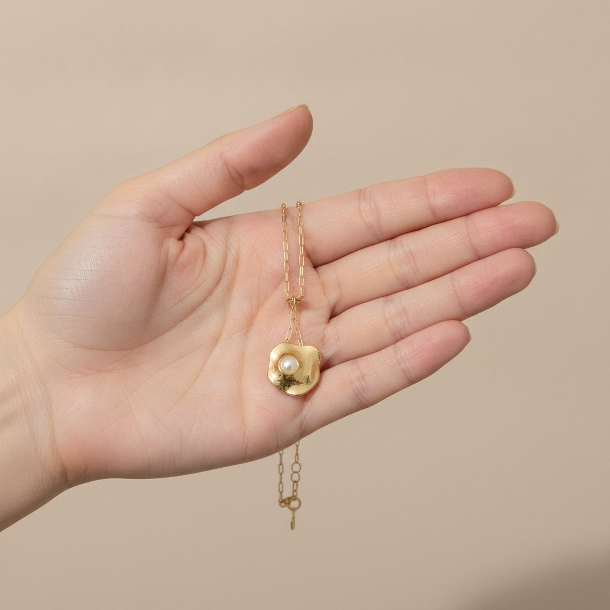Irregular Gold Pearl Pendant Necklace – jewelry (view 3)