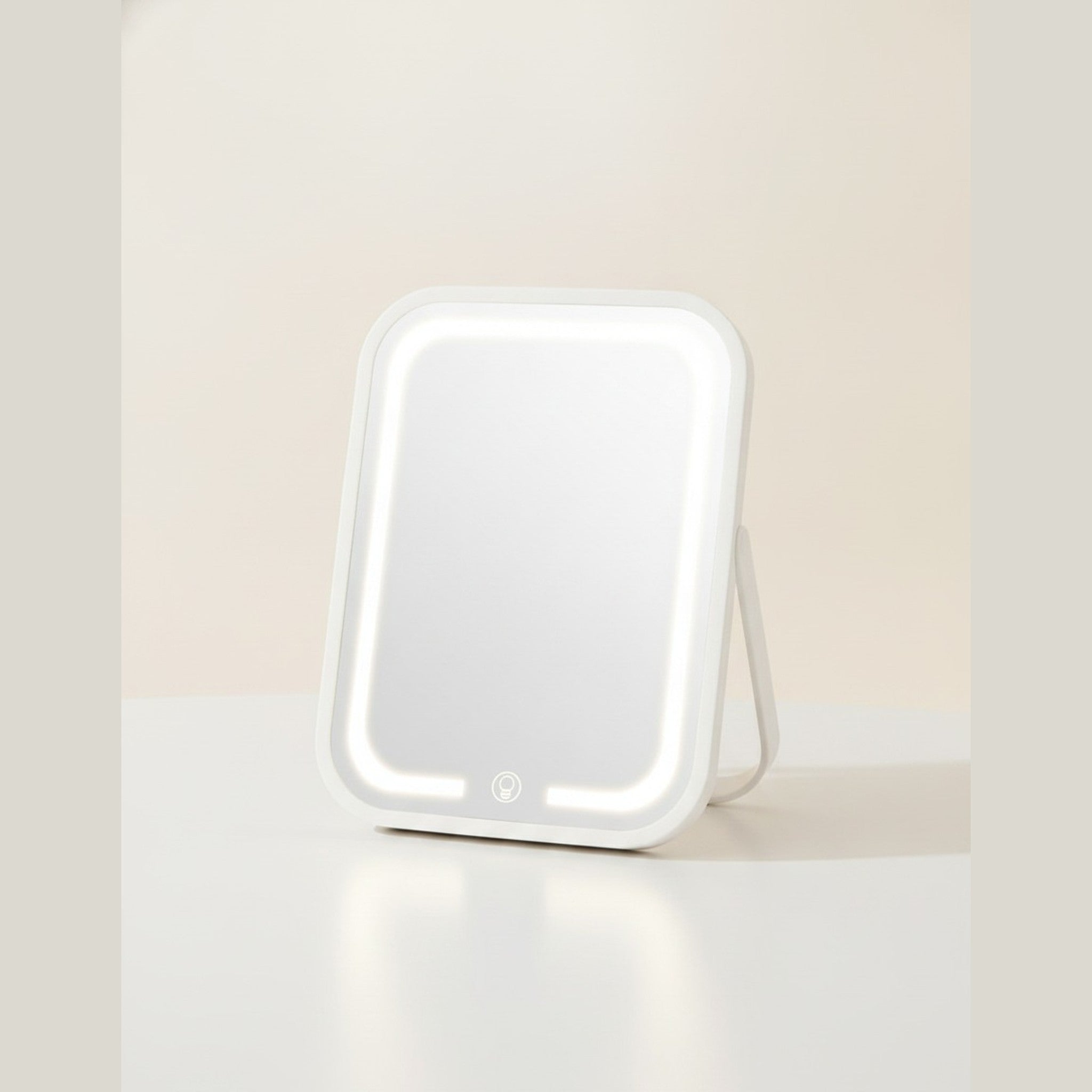 Rechargeable Tri-Color LED Makeup Mirror – Korean beauty tool (view 2)