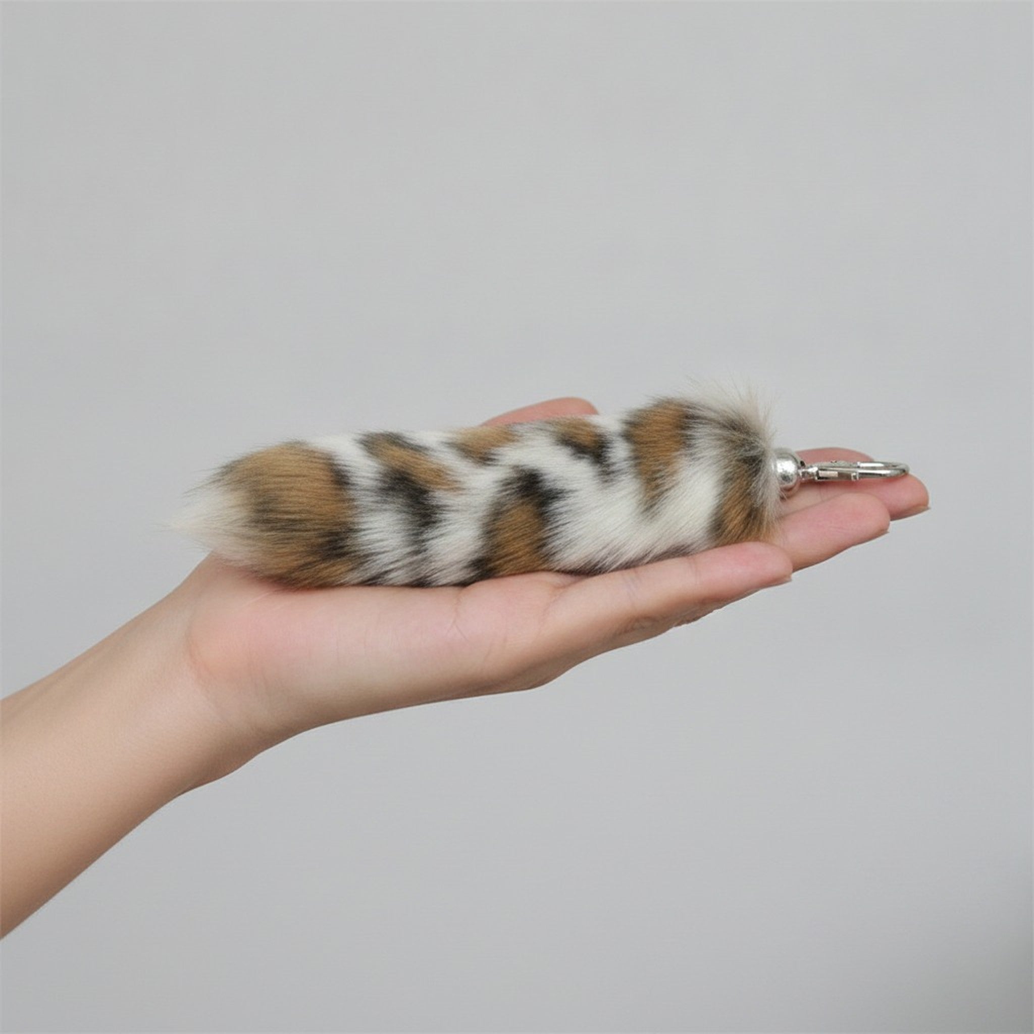 Chic Patterned Faux Fur Keychain – bags & wallets (view 6)