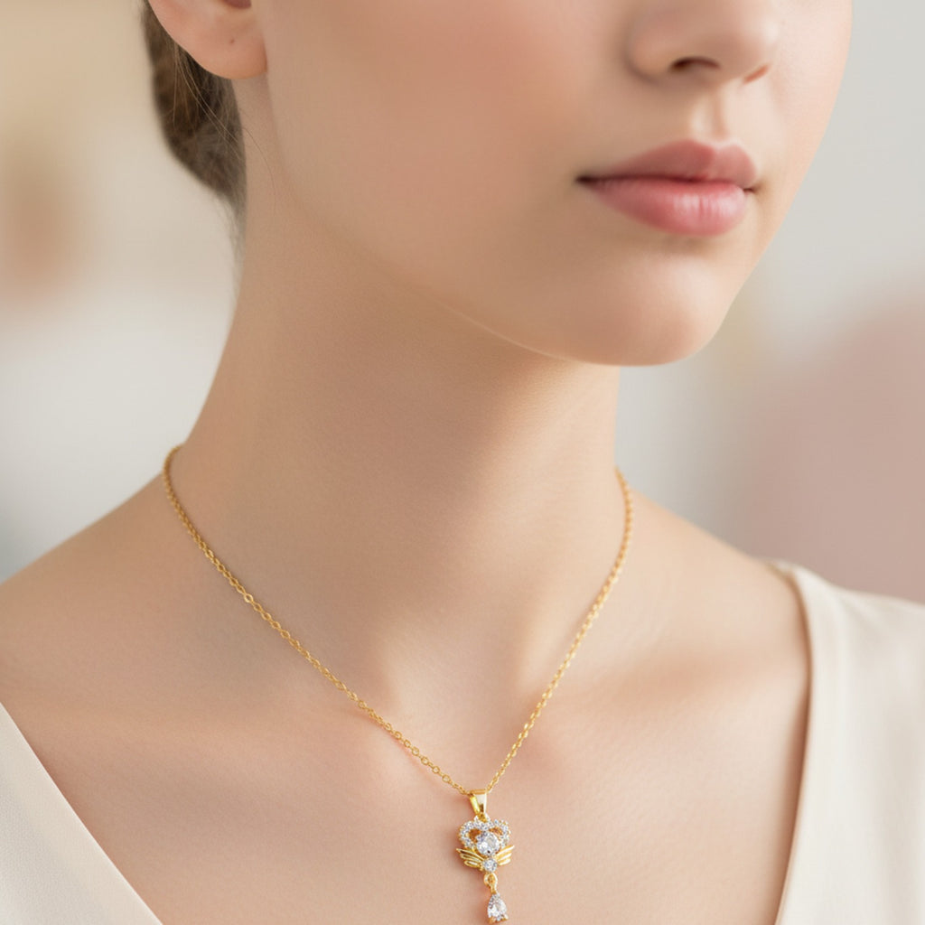 Pearl Shell Pendant Gold Chain Necklace