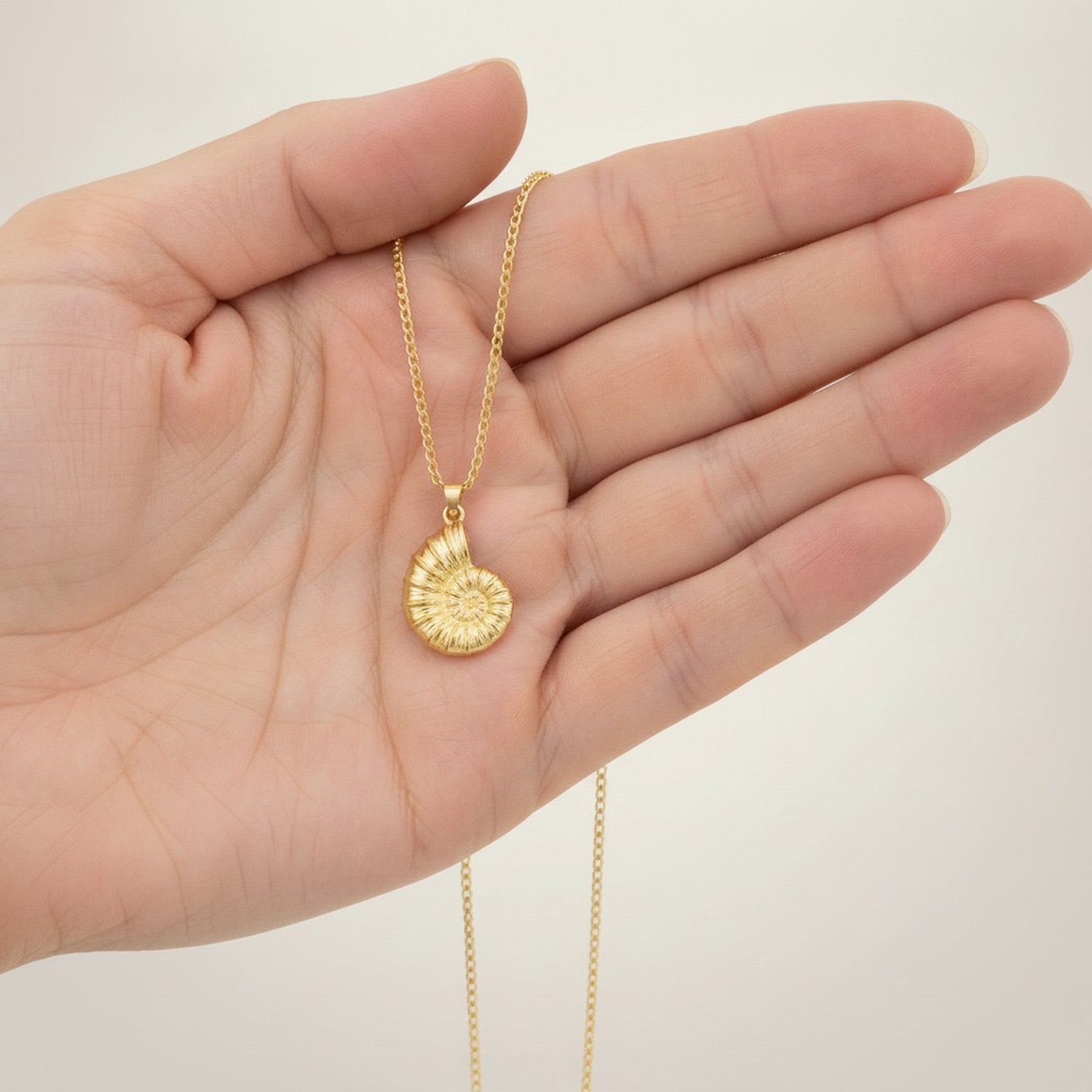 Elegant Nautilus Shell Pendant Necklace – jewelry (view 5)