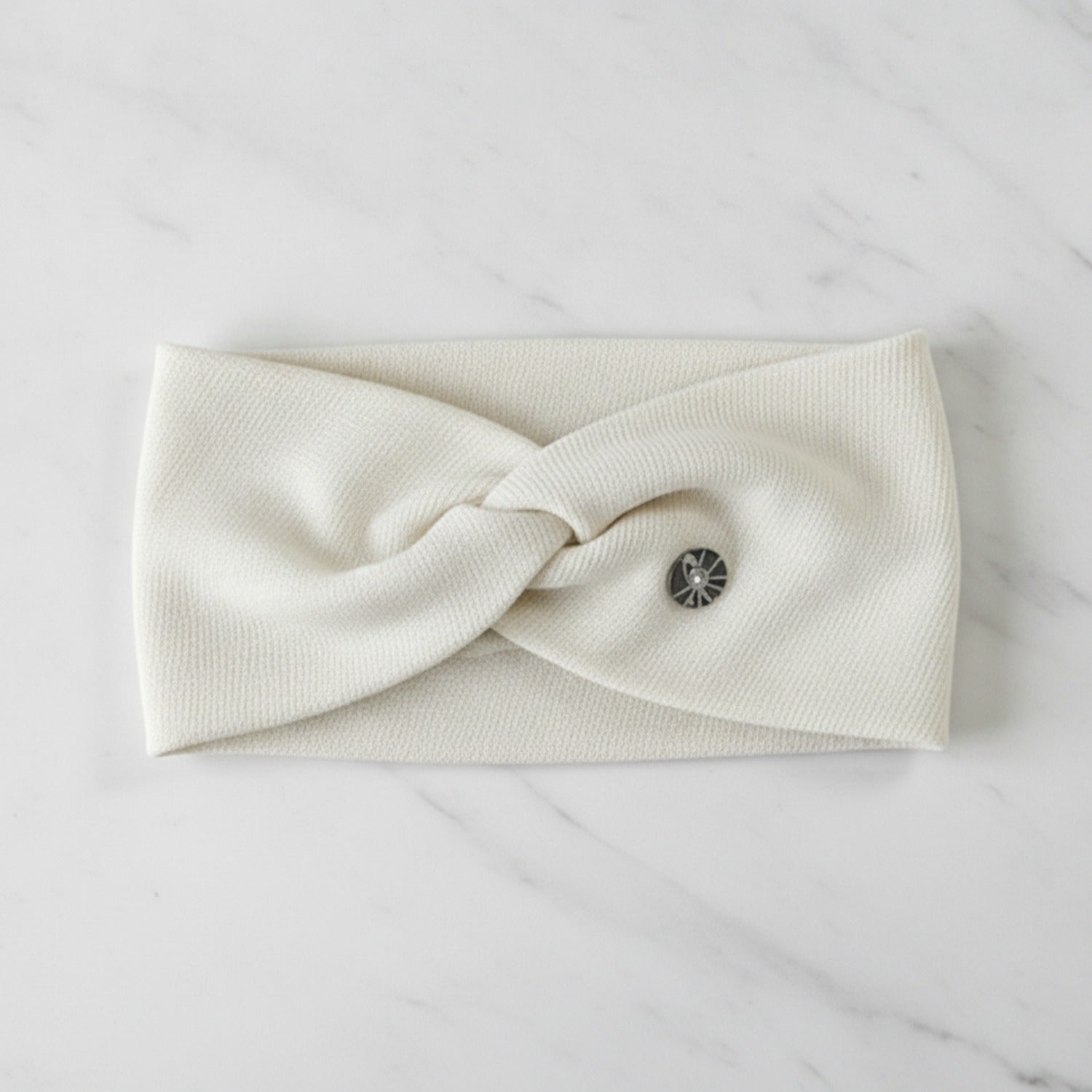 Ribbed Knit Hairband With Charm - Cream White – hair accessories (view 2)