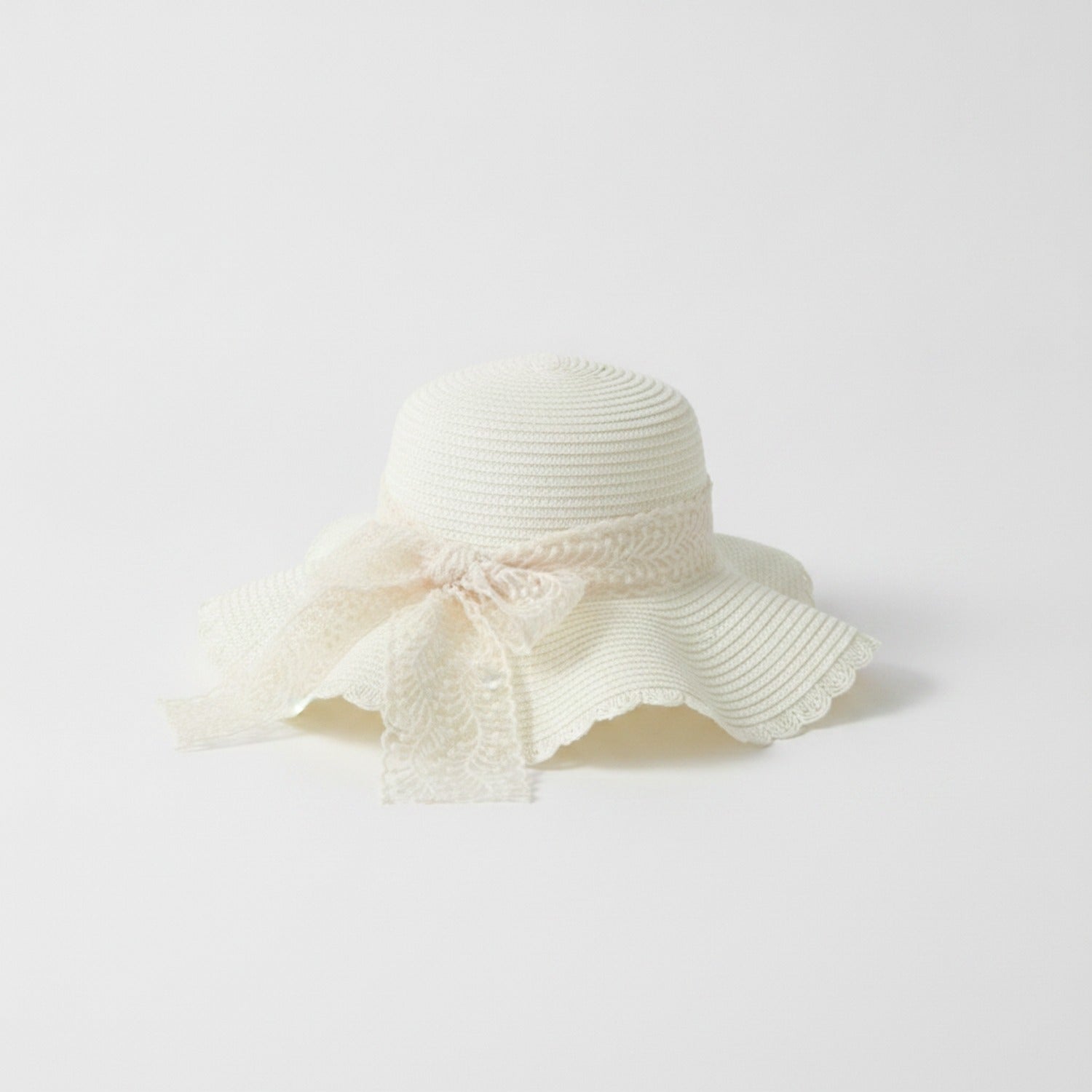 Cream Crochet Bucket Hat With Lace Bow