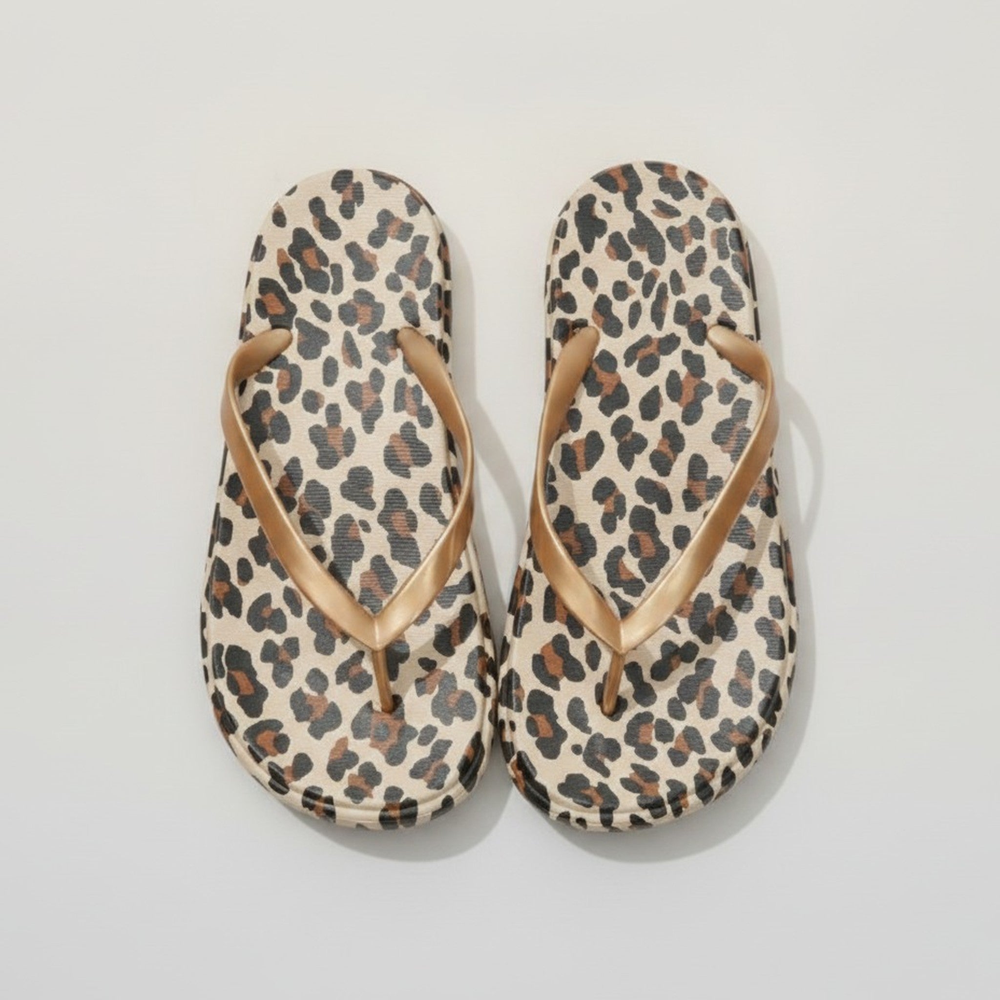 Stylish Patterned Beach Flip-Flops – apparel accessories (view 1)