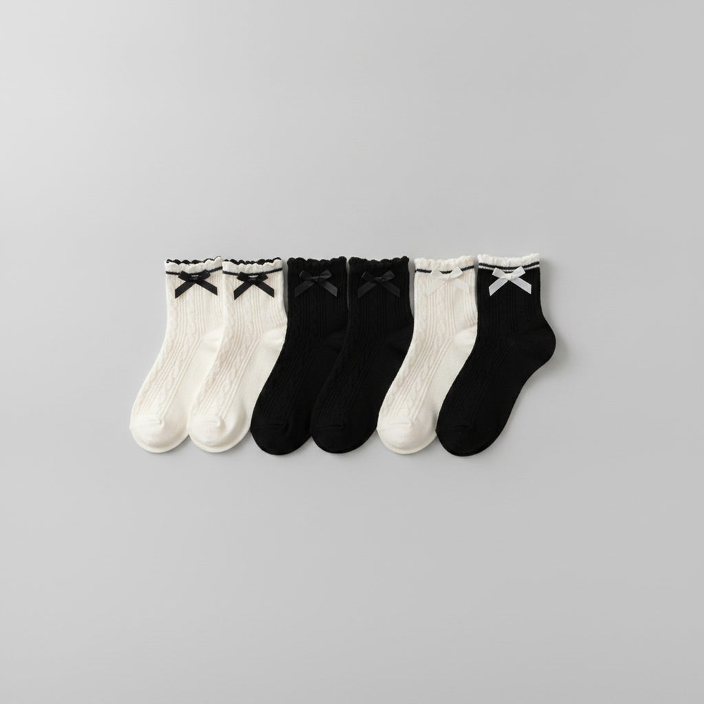 White Lace Bow Ankle Socks