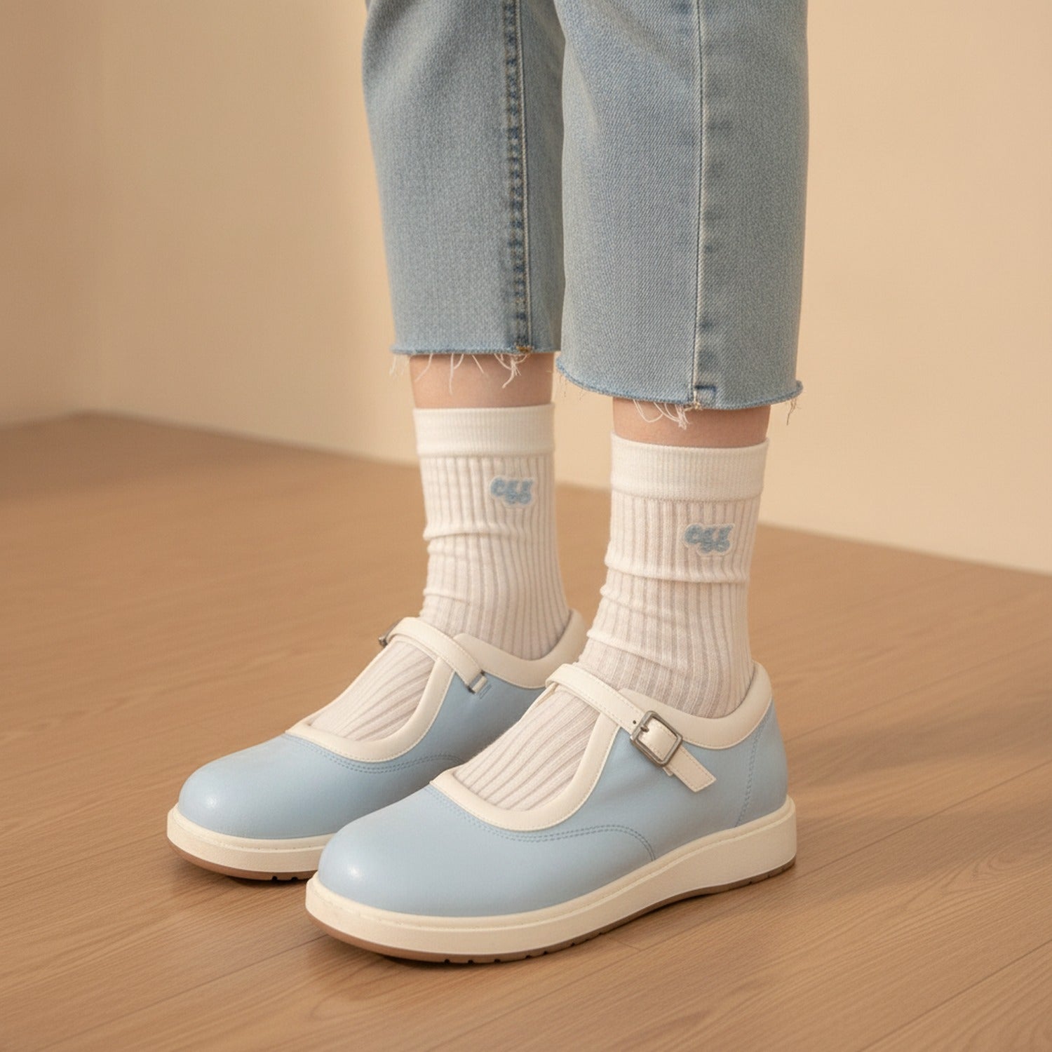 White Ribbed Crew Socks