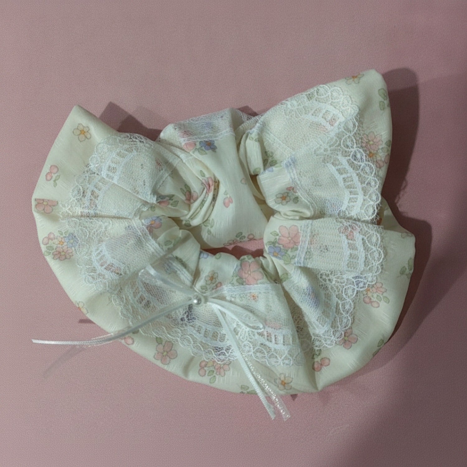 Lace Floral Scrunchie Set With Bow Details