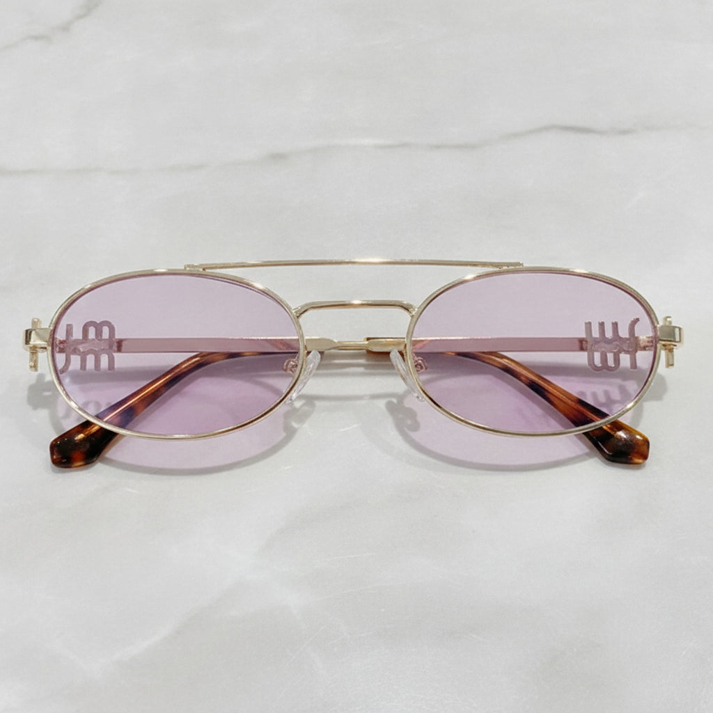 Oval Sunglasses With Geometric Temple Details - Gold Frame Purple Lens – eyewear (view 2)
