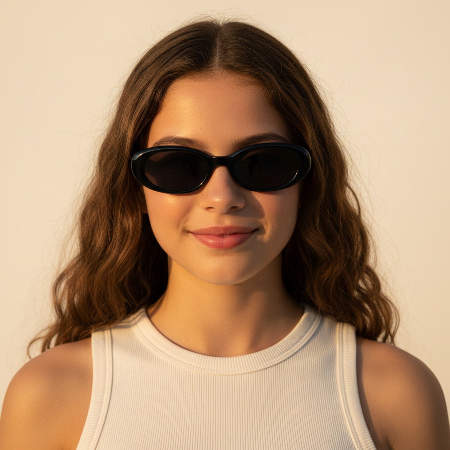 Tortoiseshell Oval Sunglasses with Dark Lenses - Glossy Black Frame Gray Lens – eyewear (view 2)