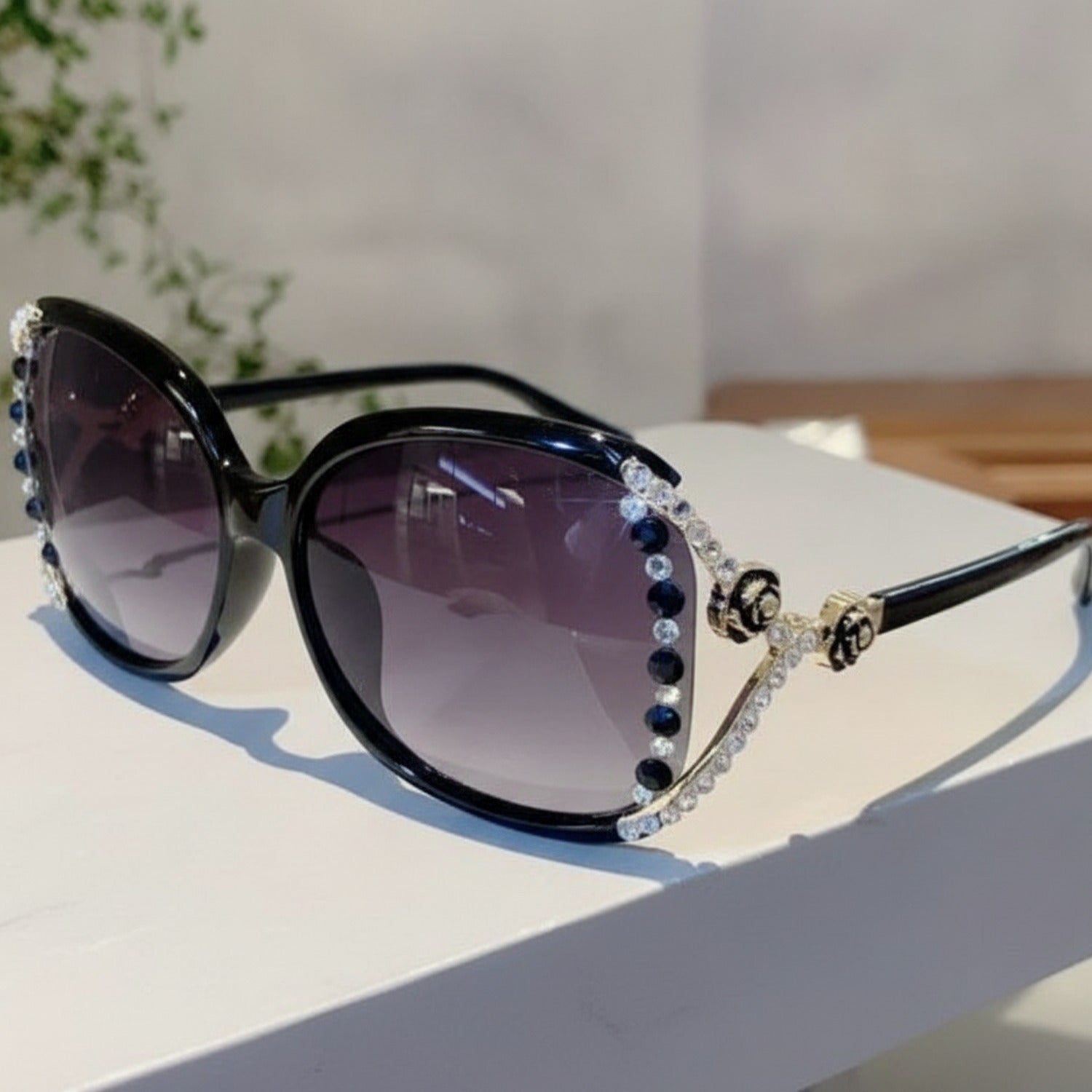Rhinestone Oval Gradient Sunglasses - Black Frame