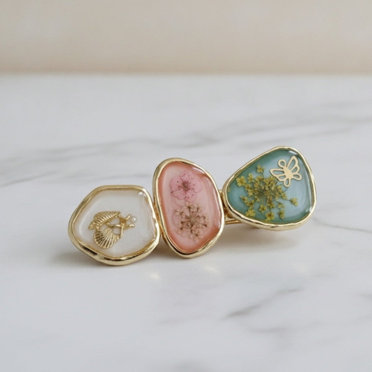 Pressed Flower Resin Hair Clip Set – hair accessories (view 1)