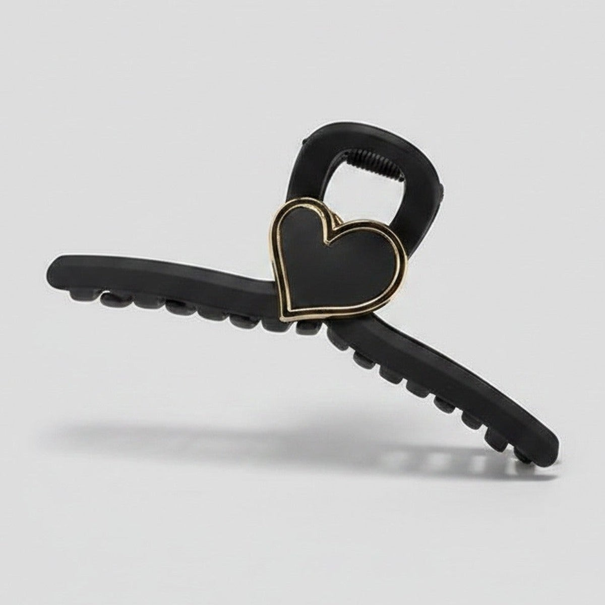 Black Heart Claw Hair Clip – hair accessories (view 1)