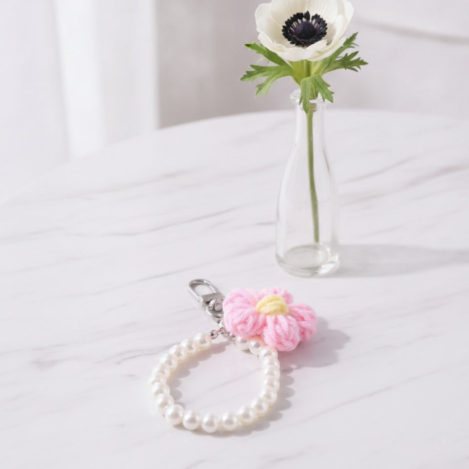 Daisy Pearl Beaded Keychain - Pink