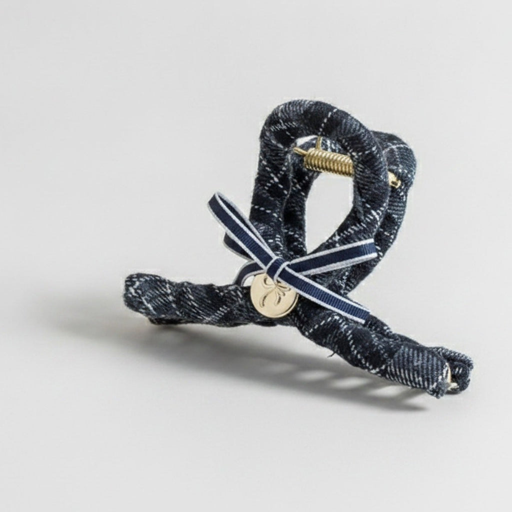 Black Fork Claw Clip Hair Claw – hair accessories (view 1)