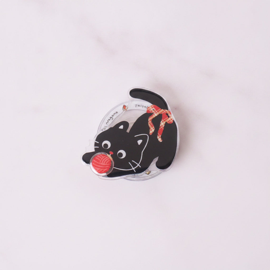 Puppy Love Magnetic Phone Grip - Yarn Ball Kitten