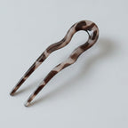 Curved Minimalist Hair Claw - Gray Leopard