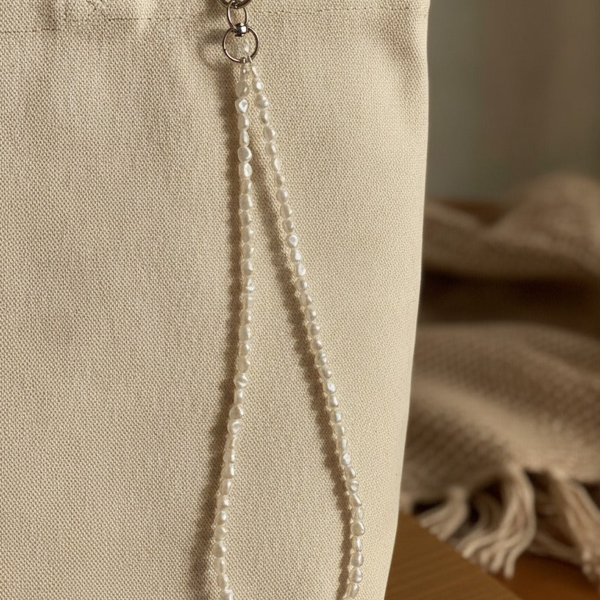 Double Heart Pearl Keychain - White