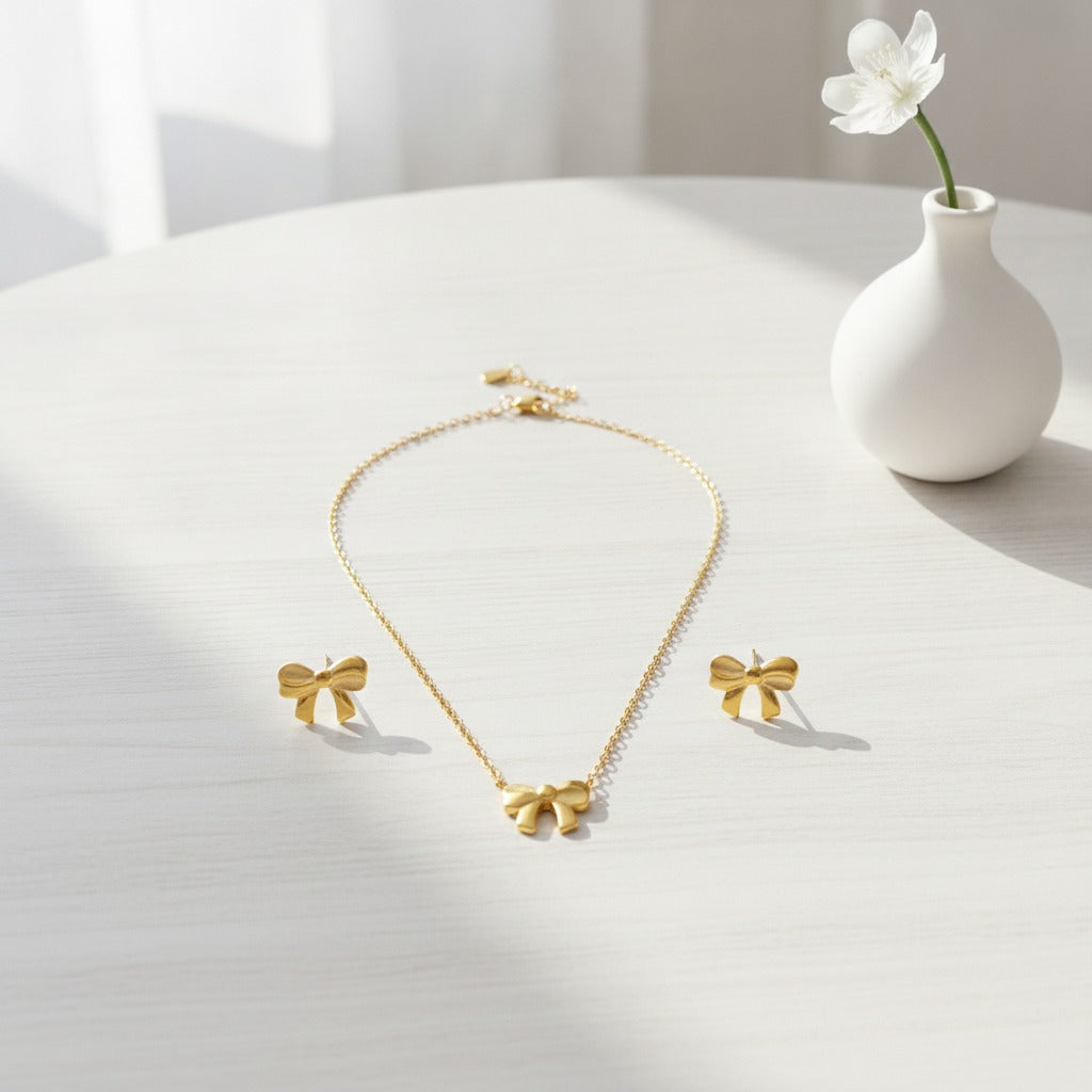 Delicate Bow Pendant Necklace - Gold