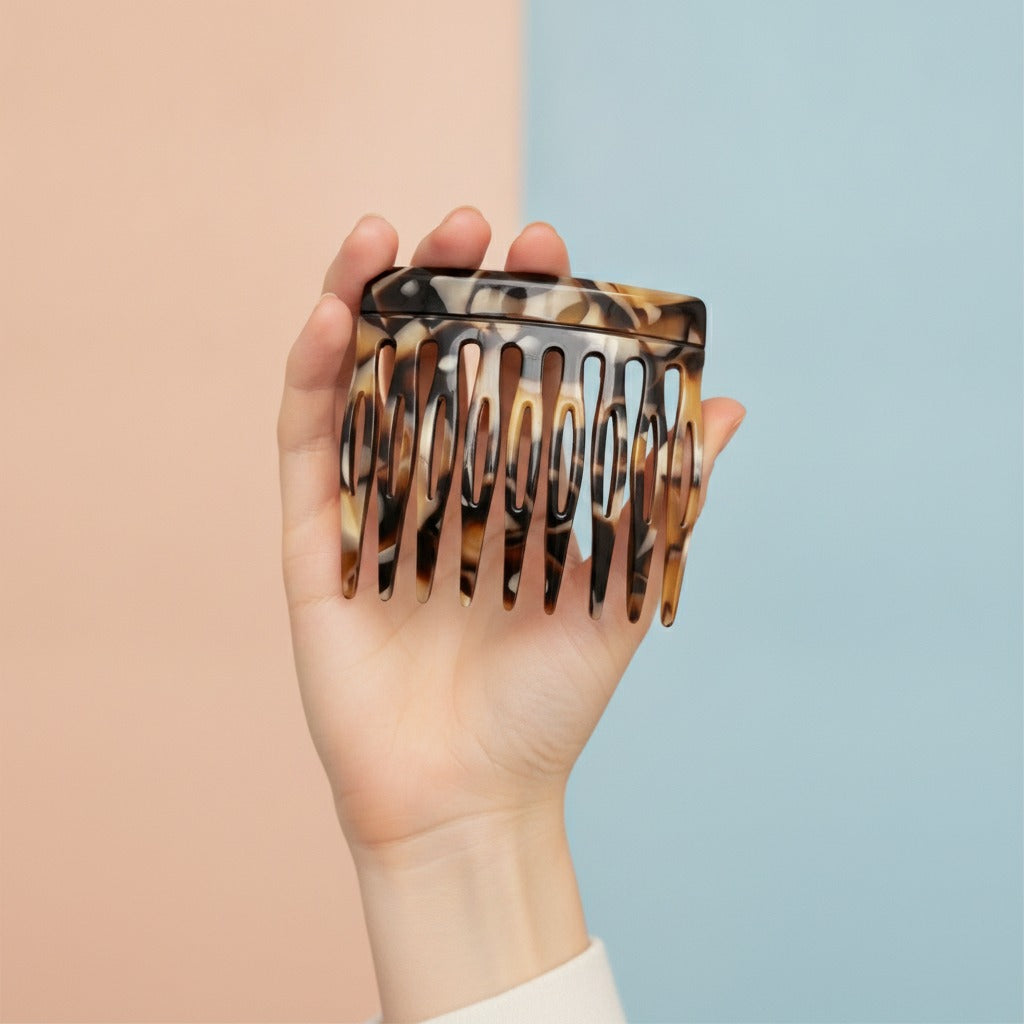 Tortoiseshell Claw Hair Clip - Black Gold