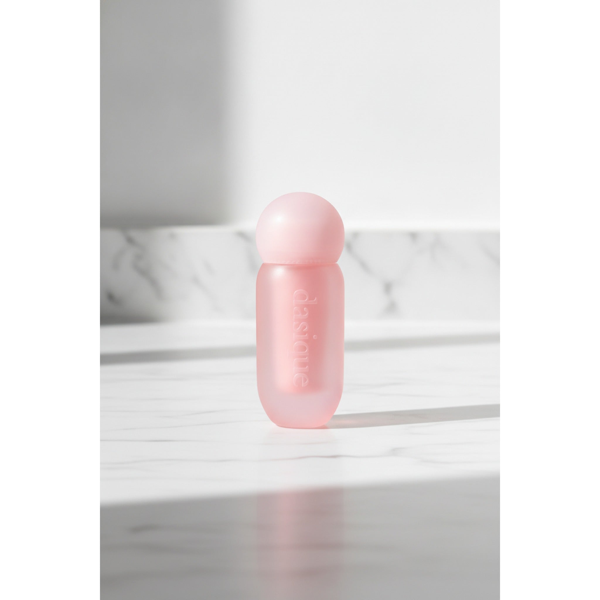 juicy-dewy-glow-tint-05-jujube-puree-dqcm11-lgt05 - lifestyle 1